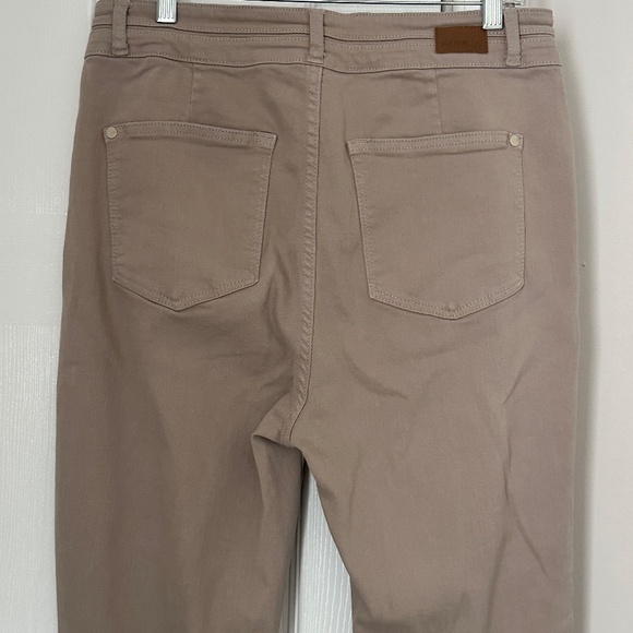 Judy Blue Women's Plus 15/32 Garment Dyed Flare Pants Jeans Beige Tan Brown - Picture 5 of 10